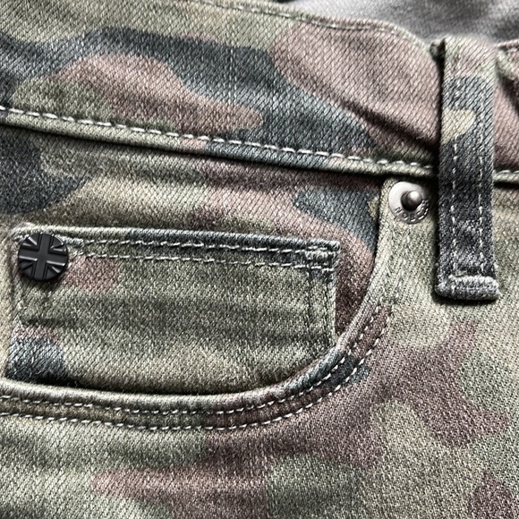 Hudson Barbara High Rise Camo Skinny Jeans - Picture 4 of 8